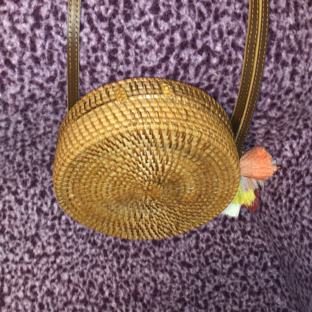 Handwoven Round Rattan Purse - Picture 4 of 4